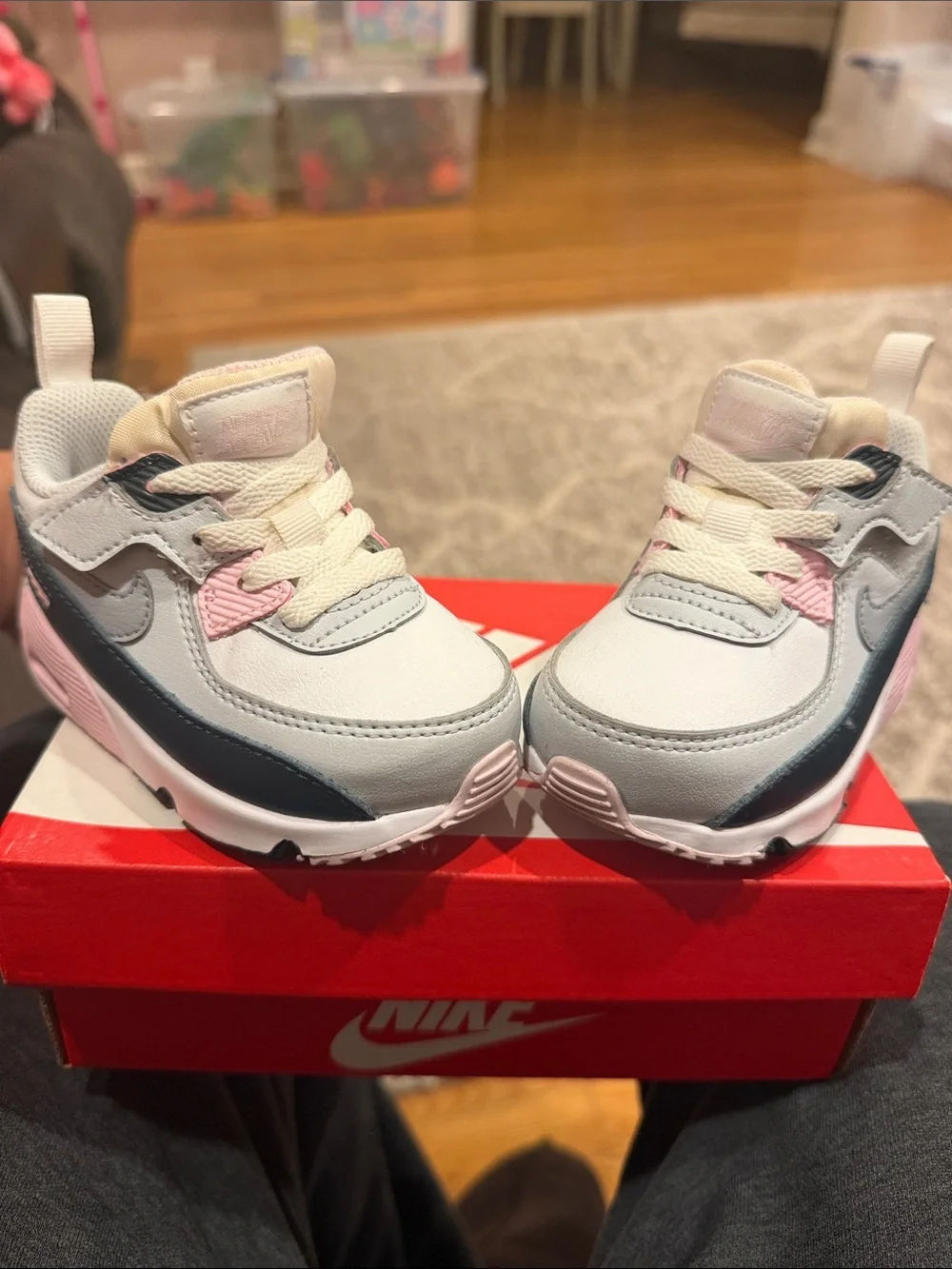 Nike Kids White, Pink & Black Low-Top Sneakers